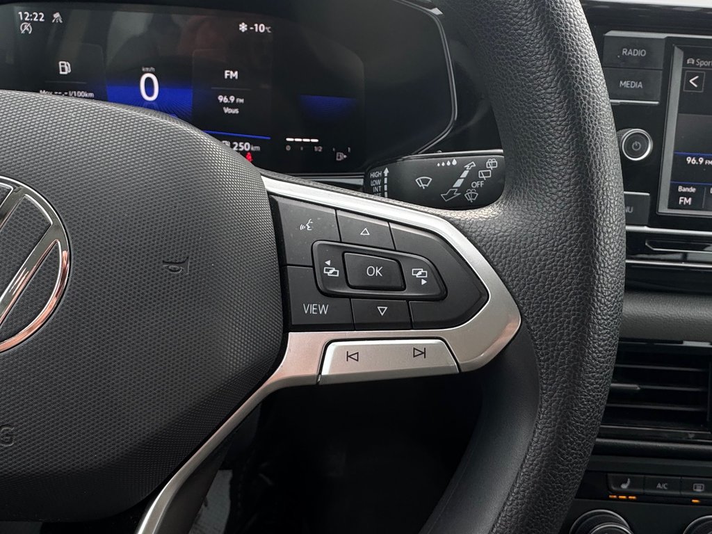 Volkswagen Taos Trendline 2022 à Cowansville, Québec - 12 - w1024h768px
