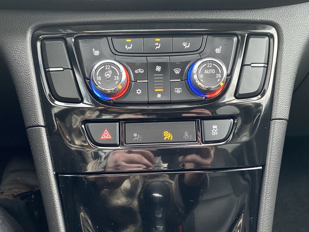 Buick ENCORE ESSENCE | Leather | SunRoof | Cam | HtdWheel 2019 à Saint John, Nouveau-Brunswick - 22 - w1024h768px