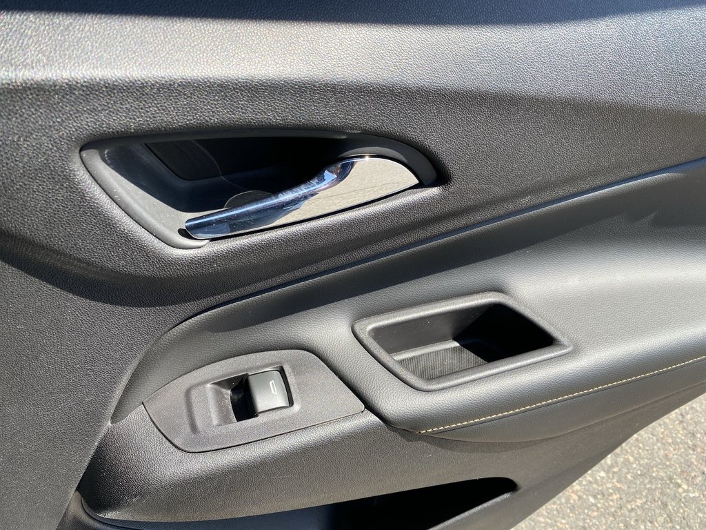 2018 Chevrolet EQUINOX PREMIER | LOCAL ONE OWNER | CLEAN CARFAX in Saint John, New Brunswick - 32 - w1024h768px