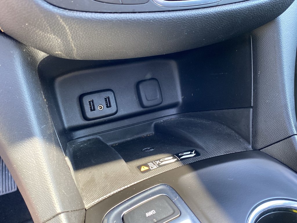 2018 Chevrolet EQUINOX PREMIER | LOCAL ONE OWNER | CLEAN CARFAX in Saint John, New Brunswick - 24 - w1024h768px