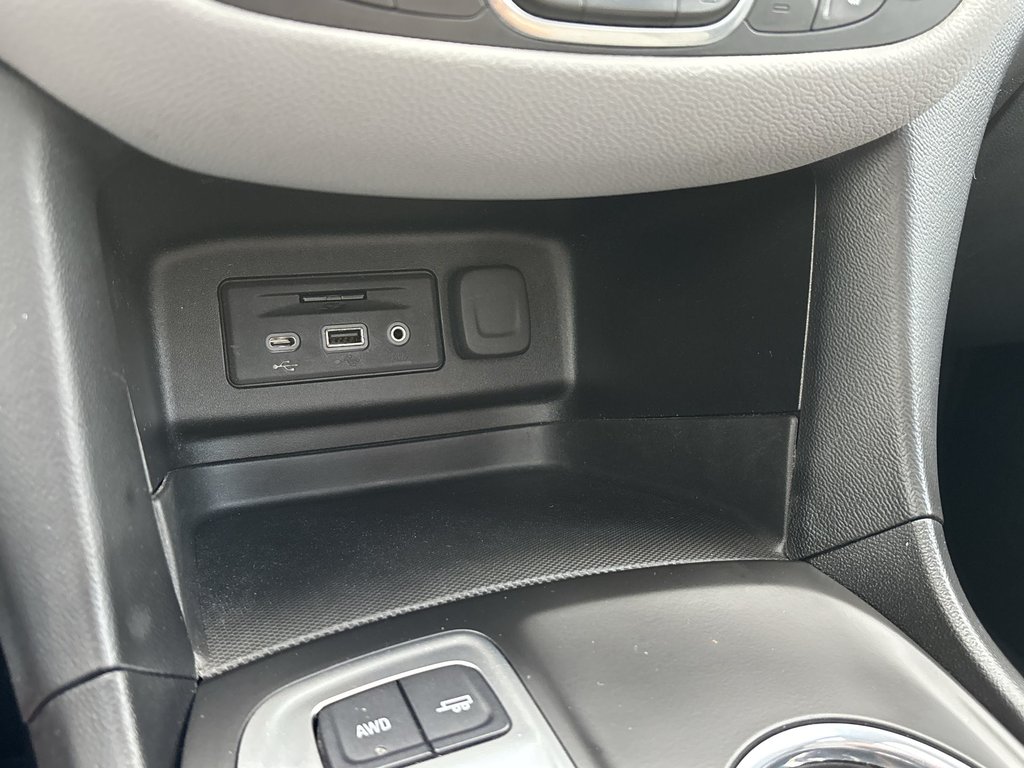 2019 Chevrolet EQUINOX LT | Roof | Nav | HtdSeats | Cam | USB in Saint John, New Brunswick - 24 - w1024h768px