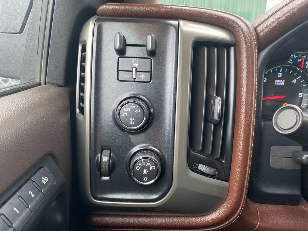 2014 Chevrolet SILVERADO 1500 High Country | Leather | Sunroof | Heated Seats in Saint John, New Brunswick - 19 - w1024h768px