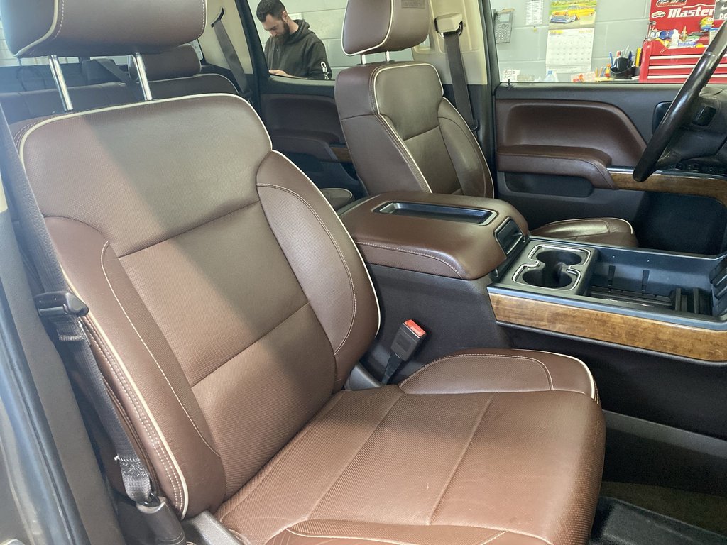 2014 Chevrolet SILVERADO 1500 High Country | Leather | Sunroof | Heated Seats in Saint John, New Brunswick - 33 - w1024h768px