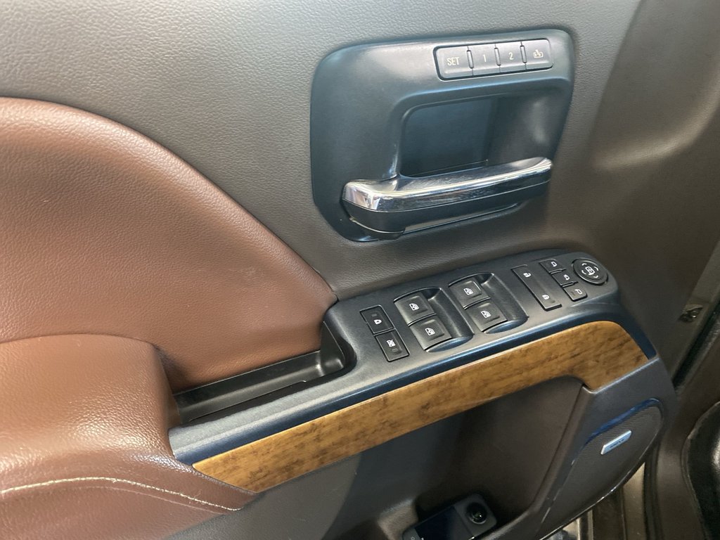 2014 Chevrolet SILVERADO 1500 High Country | Leather | Sunroof | Heated Seats in Saint John, New Brunswick - 13 - w1024h768px