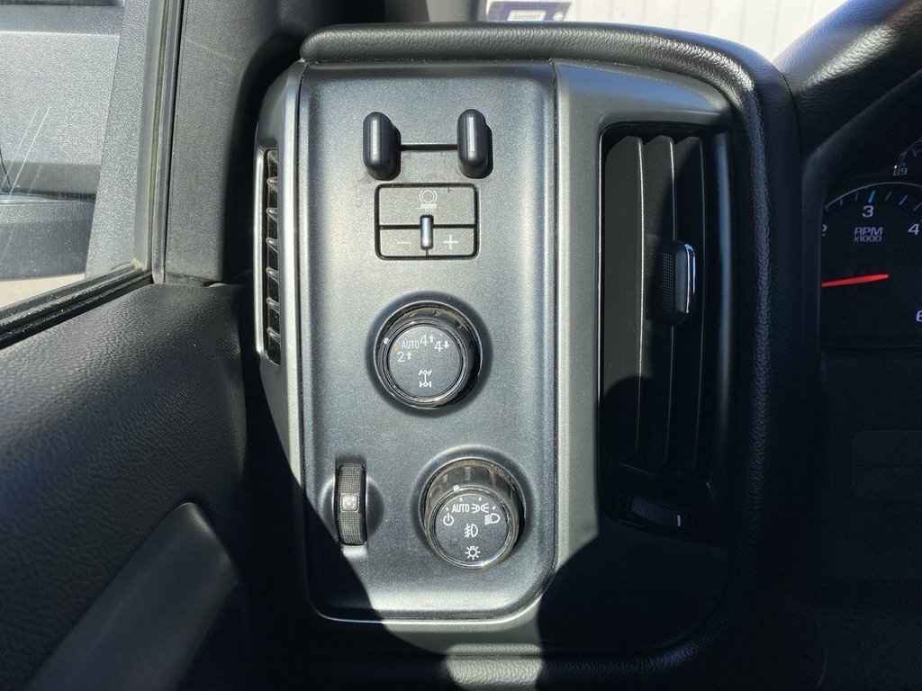 2018 Chevrolet SILVERADO 1500 LT | Cam | Keyless | Cruise | RemoteStart in Saint John, New Brunswick - 19 - w1024h768px