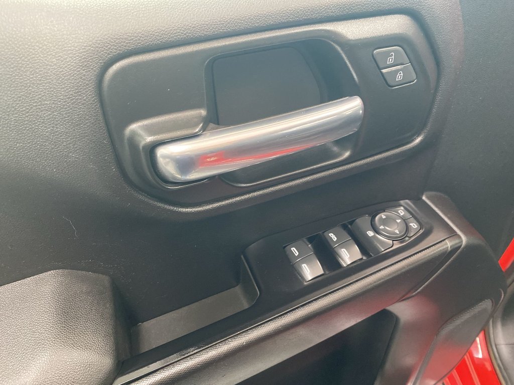 2019 Chevrolet SILVERADO 1500 Custom | V8 | Crusie | CAM | 4X4 in Saint John, New Brunswick - 13 - w1024h768px