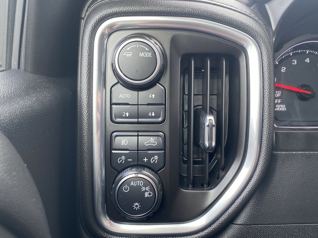 2020 Chevrolet SILVERADO 1500 LT Trailboss | Htd Seats | Htd Wheel | V8 | Cam in Saint John, New Brunswick - 19 - w1024h768px