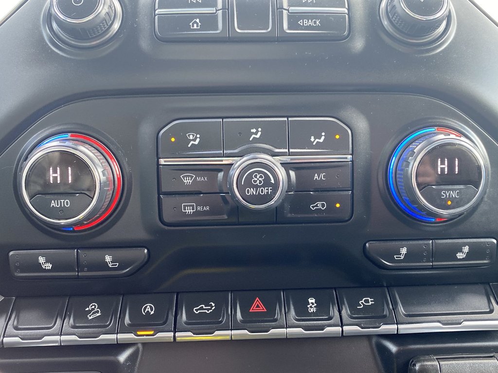 2020 Chevrolet SILVERADO 1500 LT Trailboss | Htd Seats | Htd Wheel | V8 | Cam in Saint John, New Brunswick - 23 - w1024h768px