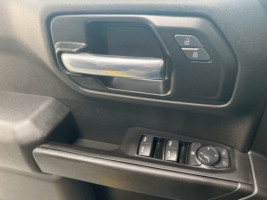 2020 Chevrolet SILVERADO 1500 Custom | V8 | Crusie | Cam | 4X4 in Saint John, New Brunswick - 13 - w1024h768px