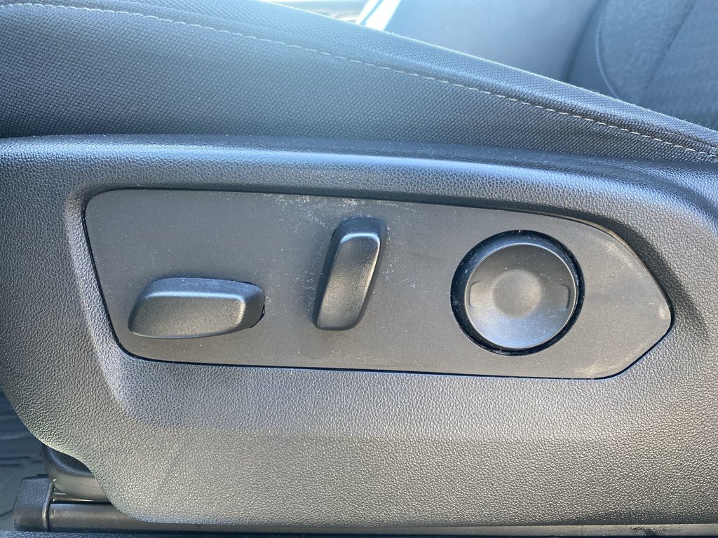 2022 Chevrolet SILVERADO 1500 RST | Htd Wheel | Htd Seats | V8 in Saint John, New Brunswick - 12 - w1024h768px