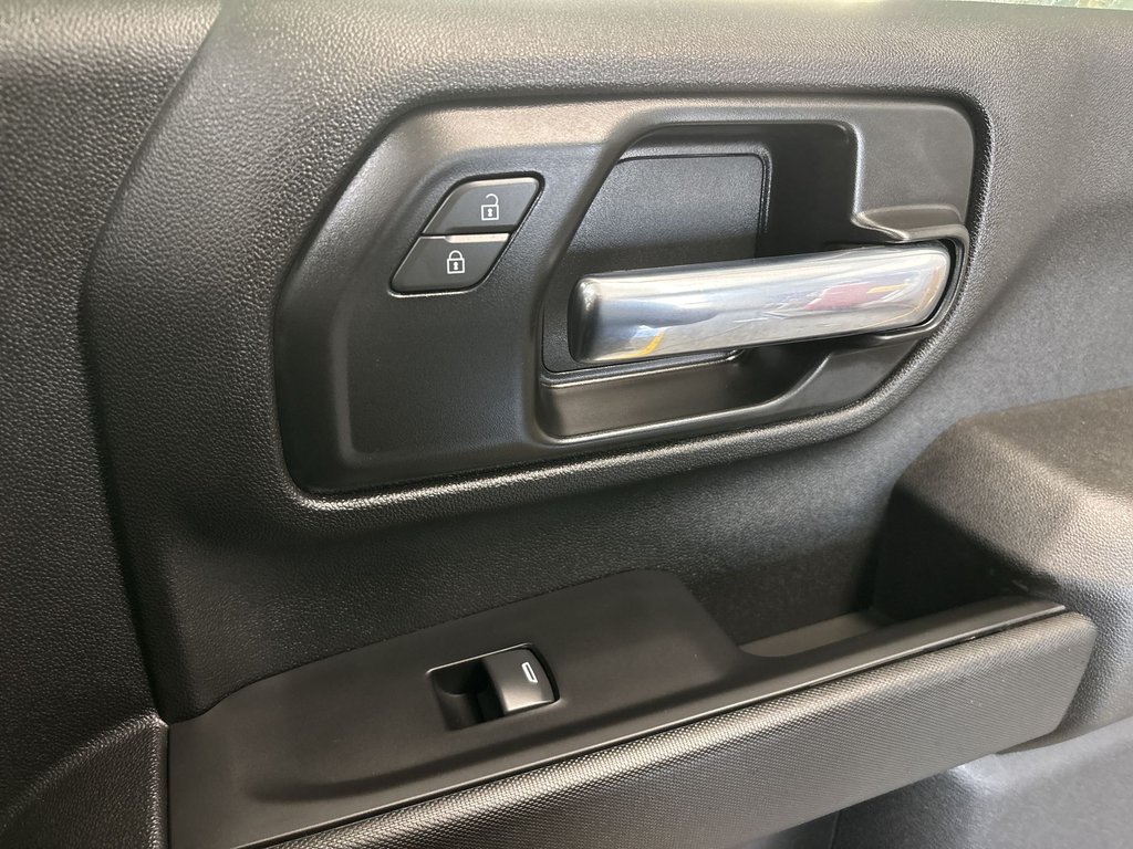 2024 Chevrolet Silverado 2500 4WD Custom Crew Cam | USB | Bluetooth | Cruise in Saint John, New Brunswick - 36 - w1024h768px