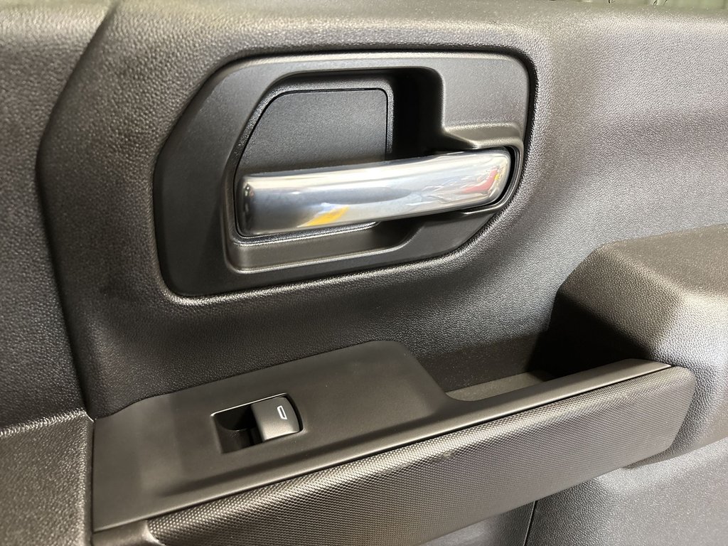 2024 Chevrolet Silverado 2500 4WD Custom Crew Cam | USB | Bluetooth | Cruise in Saint John, New Brunswick - 32 - w1024h768px