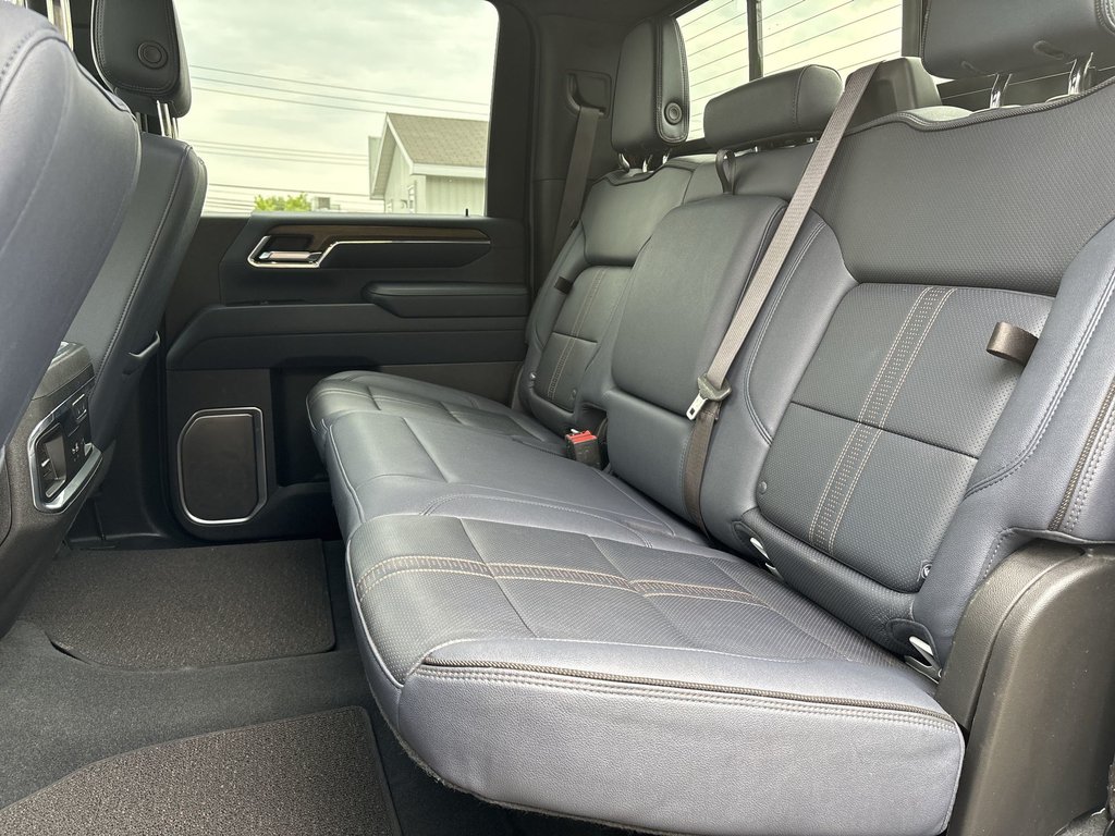 2024 Chevrolet SILVERADO 2500HD High Cuuntry | Leather | Roof | Nav | Cam in Saint John, New Brunswick - 26 - w1024h768px