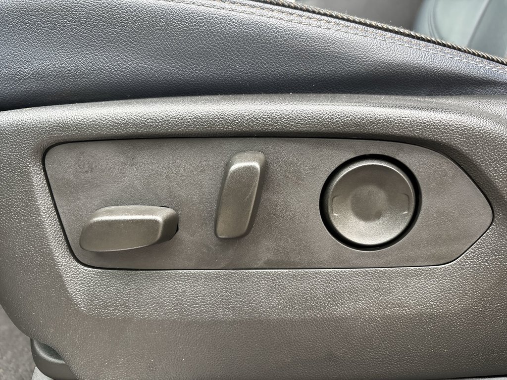 2024 Chevrolet SILVERADO 2500HD High Cuuntry | Leather | Roof | Nav | Cam in Saint John, New Brunswick - 12 - w1024h768px