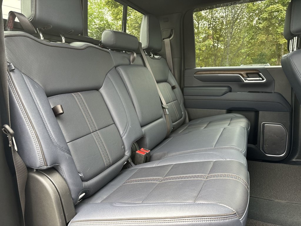 2024 Chevrolet SILVERADO 2500HD High Cuuntry | Leather | Roof | Nav | Cam in Saint John, New Brunswick - 30 - w1024h768px