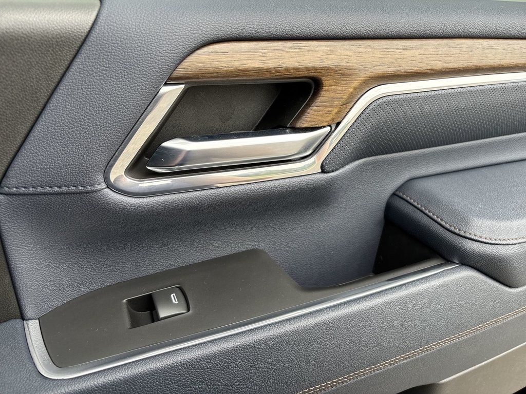 2024 Chevrolet SILVERADO 2500HD High Cuuntry | Leather | Roof | Nav | Cam in Saint John, New Brunswick - 31 - w1024h768px