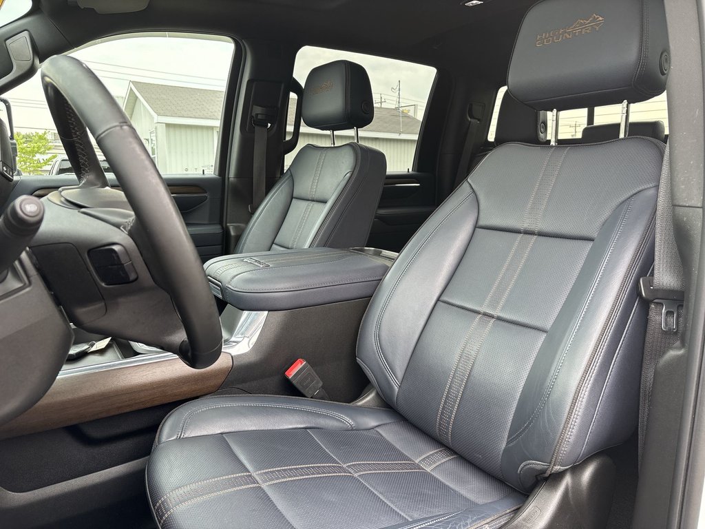 2024 Chevrolet SILVERADO 2500HD High Cuuntry | Leather | Roof | Nav | Cam in Saint John, New Brunswick - 11 - w1024h768px