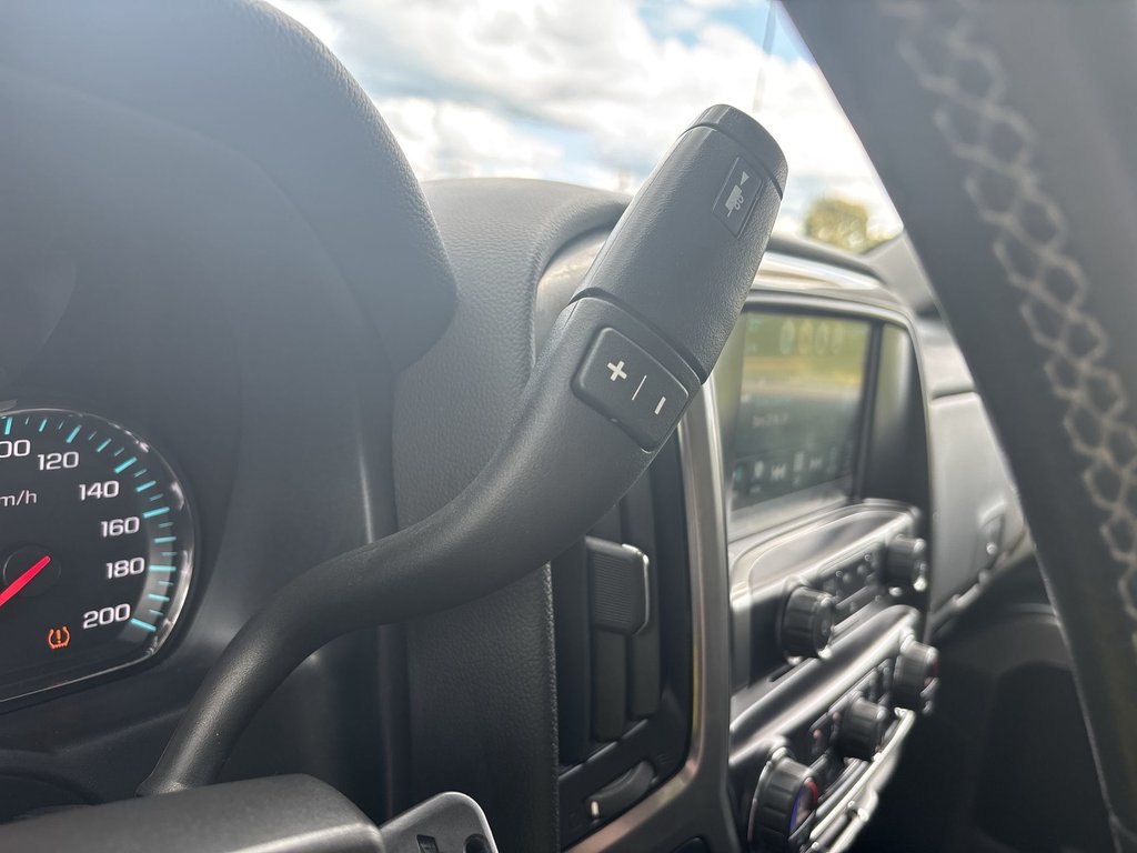 2018 Chevrolet SILVERADO LT True North | Leather | HtdSeats | Cam | USB in Saint John, New Brunswick - 25 - w1024h768px