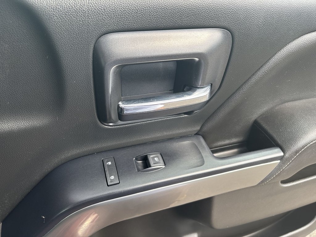 2018 Chevrolet SILVERADO LT True North | Leather | HtdSeats | Cam | USB in Saint John, New Brunswick - 36 - w1024h768px