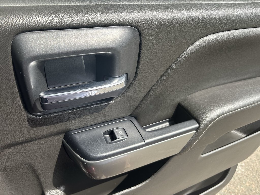 2018 Chevrolet SILVERADO LT True North | Leather | HtdSeats | Cam | USB in Saint John, New Brunswick - 32 - w1024h768px