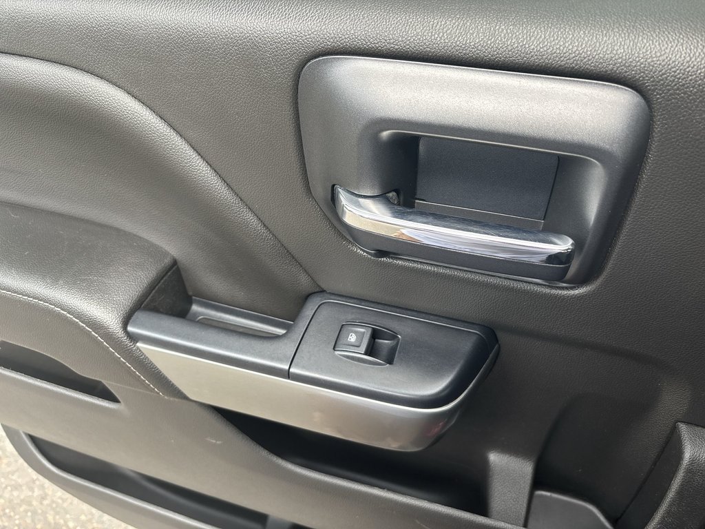 2018 Chevrolet SILVERADO LT True North | Leather | HtdSeats | Cam | USB in Saint John, New Brunswick - 29 - w1024h768px