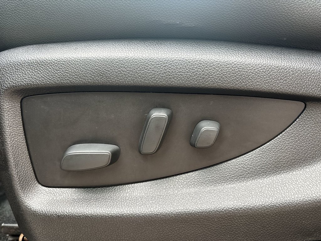 2018 Chevrolet SILVERADO LT True North | Leather | HtdSeats | Cam | USB in Saint John, New Brunswick - 12 - w1024h768px