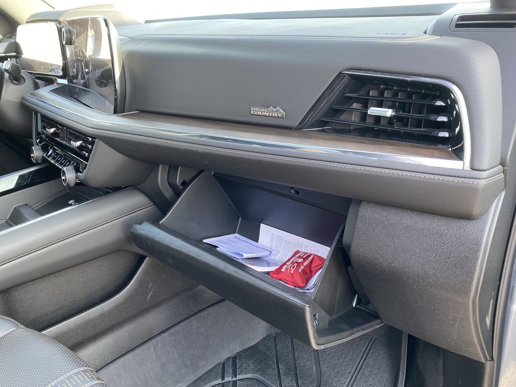 2025 Chevrolet Suburban High Country | Leather | Sunroof | Ventilated Seat in Saint John, New Brunswick - 33 - w1024h768px