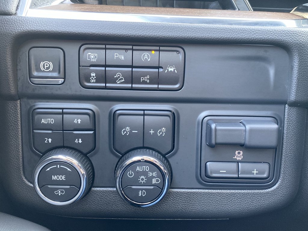 2025 Chevrolet Suburban High Country | Leather | Sunroof | Ventilated Seat in Saint John, New Brunswick - 19 - w1024h768px