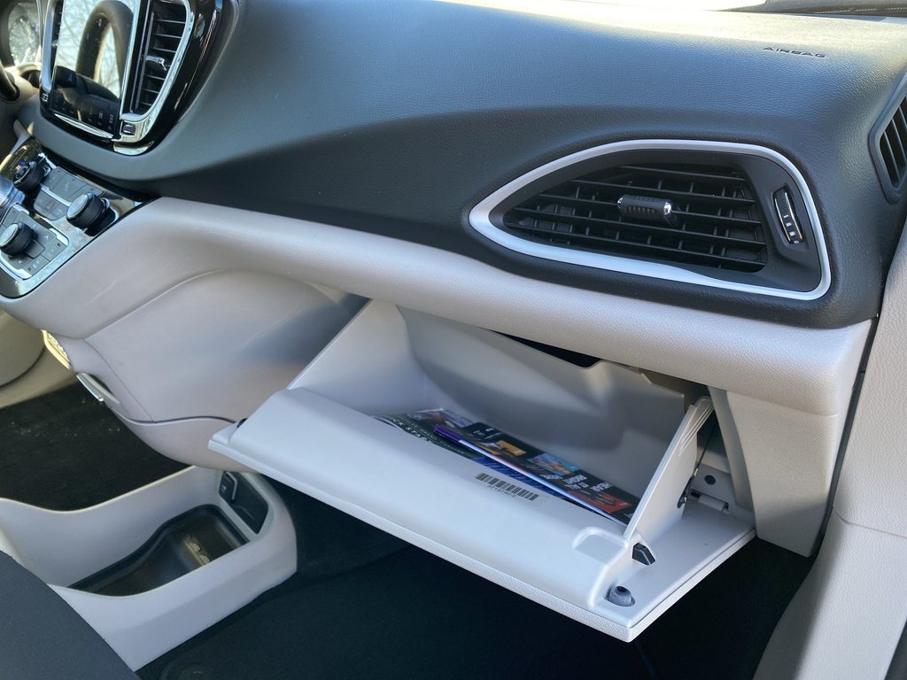 2024 Chrysler GRAND CARAVAN SXT | 7-Pass | Cam | HtdWheel | Warranty to 2029 in Saint John, New Brunswick - 33 - w1024h768px