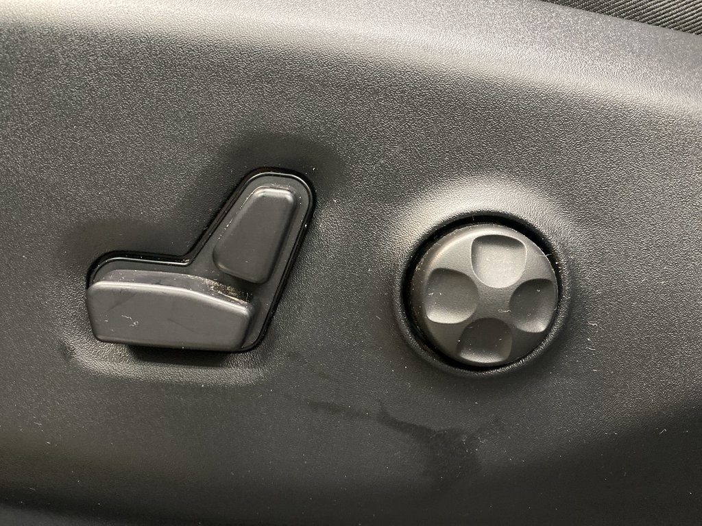 2025 Chrysler Pacifica in Antigonish, Nova Scotia - 12 - w1024h768px