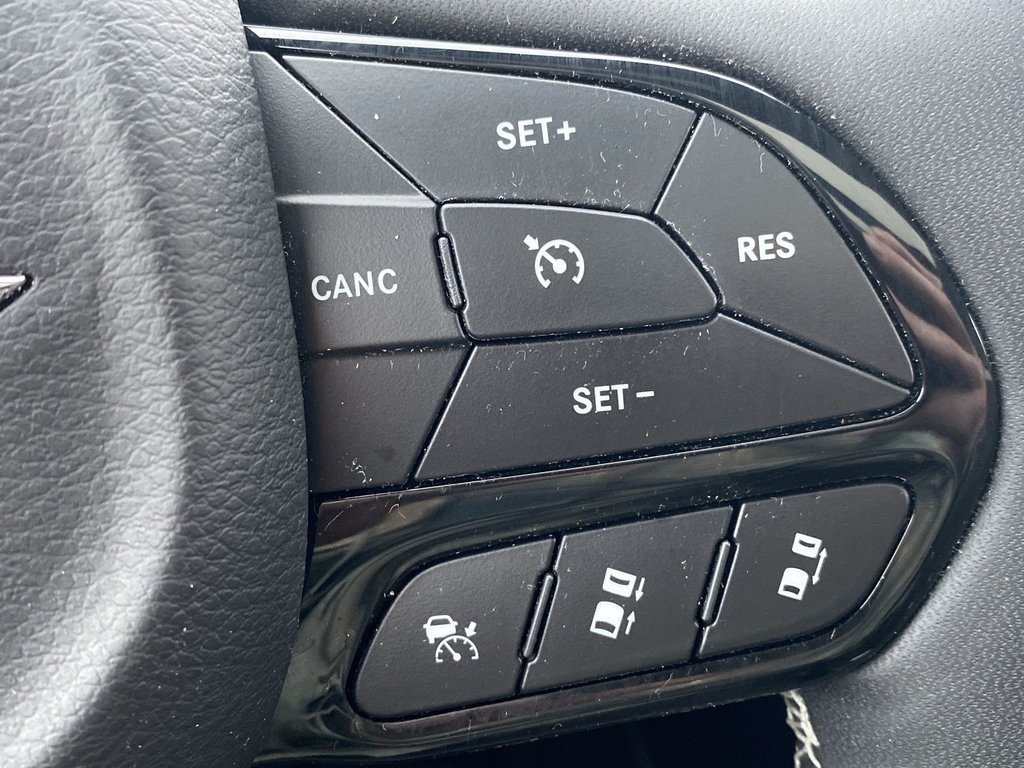 2025 Chrysler Pacifica in Antigonish, Nova Scotia - 18 - w1024h768px