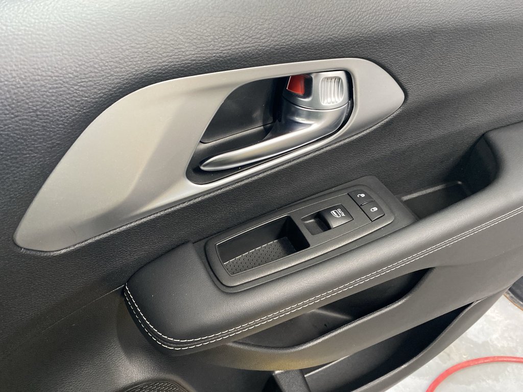 2025 Chrysler Pacifica in Antigonish, Nova Scotia - 36 - w1024h768px