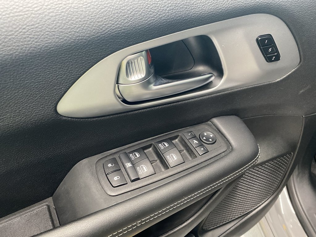 2025 Chrysler Pacifica in Antigonish, Nova Scotia - 13 - w1024h768px