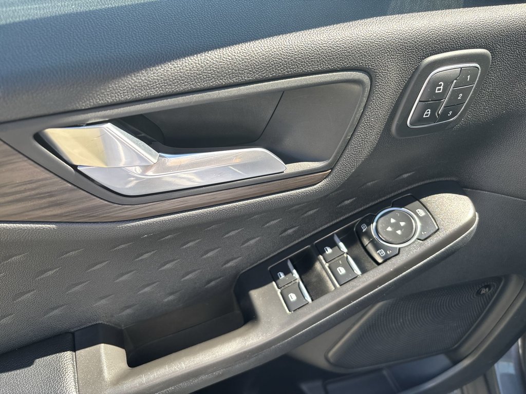 2020 Ford ESCAPE Titanium Hybrid | Leather | Nav | Cam | USB | in Saint John, New Brunswick - 13 - w1024h768px