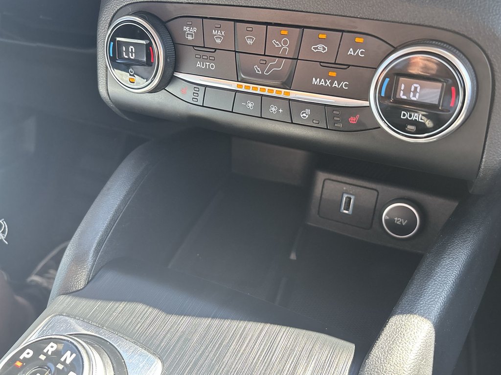 2020 Ford ESCAPE Titanium Hybrid | Leather | Nav | Cam | USB | in Saint John, New Brunswick - 24 - w1024h768px