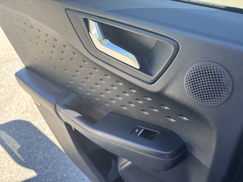 2020 Ford ESCAPE Titanium Hybrid | Leather | Nav | Cam | USB | in Saint John, New Brunswick - 28 - w1024h768px