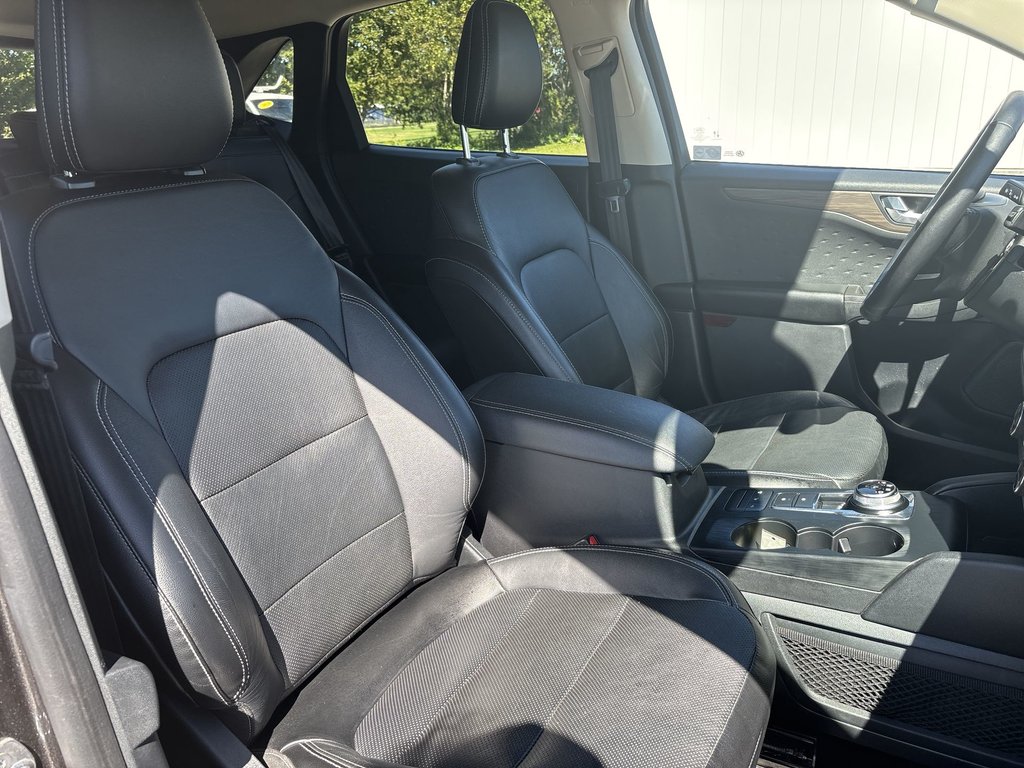 2020 Ford ESCAPE Titanium Hybrid | Leather | Nav | Cam | USB | in Saint John, New Brunswick - 32 - w1024h768px