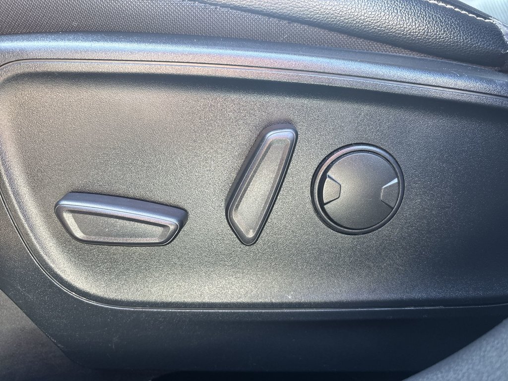 2020 Ford ESCAPE Titanium Hybrid | Leather | Nav | Cam | USB | in Saint John, New Brunswick - 12 - w1024h768px