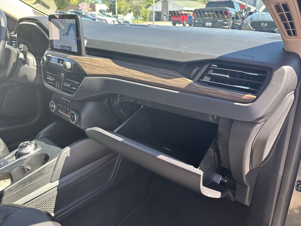 2020 Ford ESCAPE Titanium Hybrid | Leather | Nav | Cam | USB | in Saint John, New Brunswick - 33 - w1024h768px