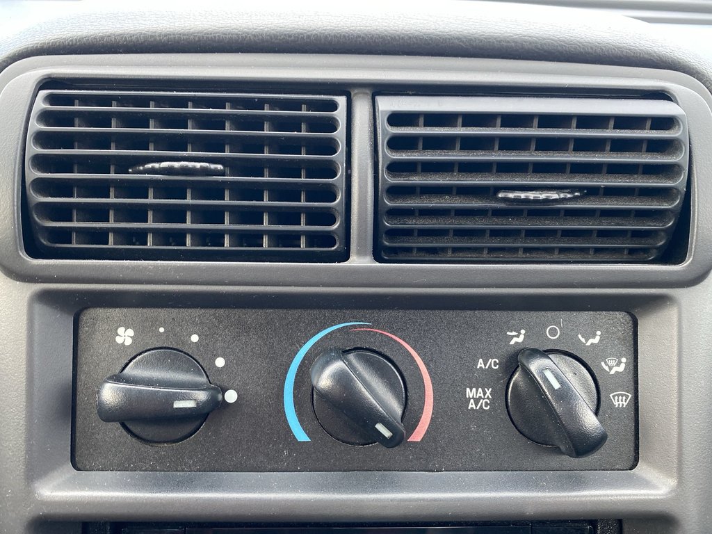 2003 Ford MUSTANG in Antigonish, Nova Scotia - 22 - w1024h768px