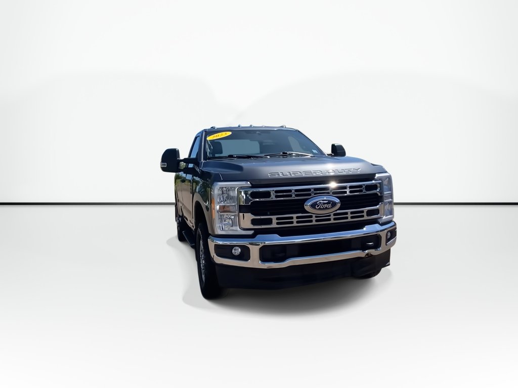 Ford SUPER DUTY F-350 SRW XLT 2023 à Saint John, Nouveau-Brunswick - 3 - w1024h768px