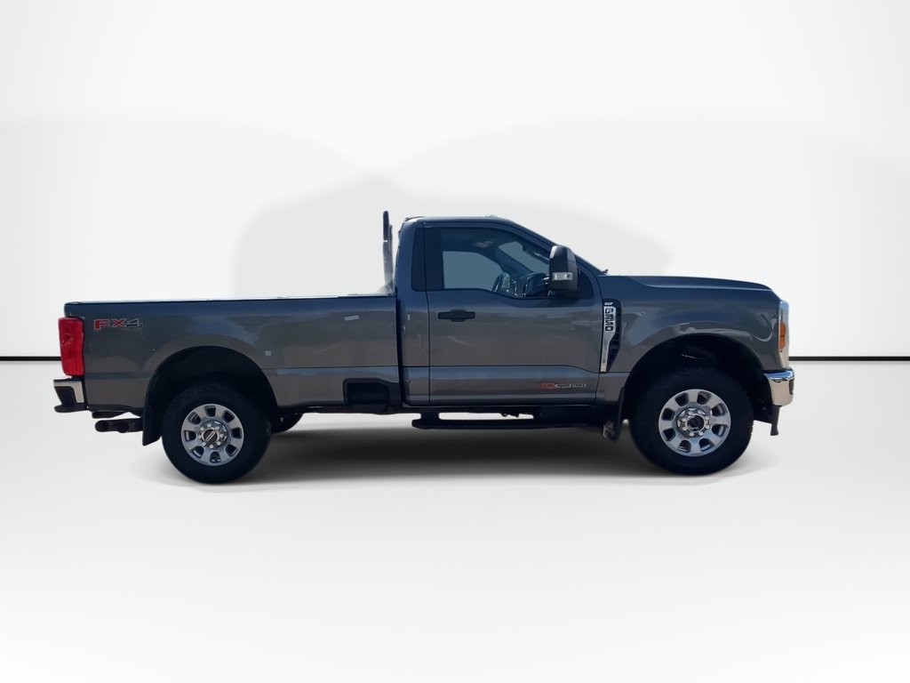 Ford SUPER DUTY F-350 SRW XLT 2023 à Saint John, Nouveau-Brunswick - 9 - w1024h768px