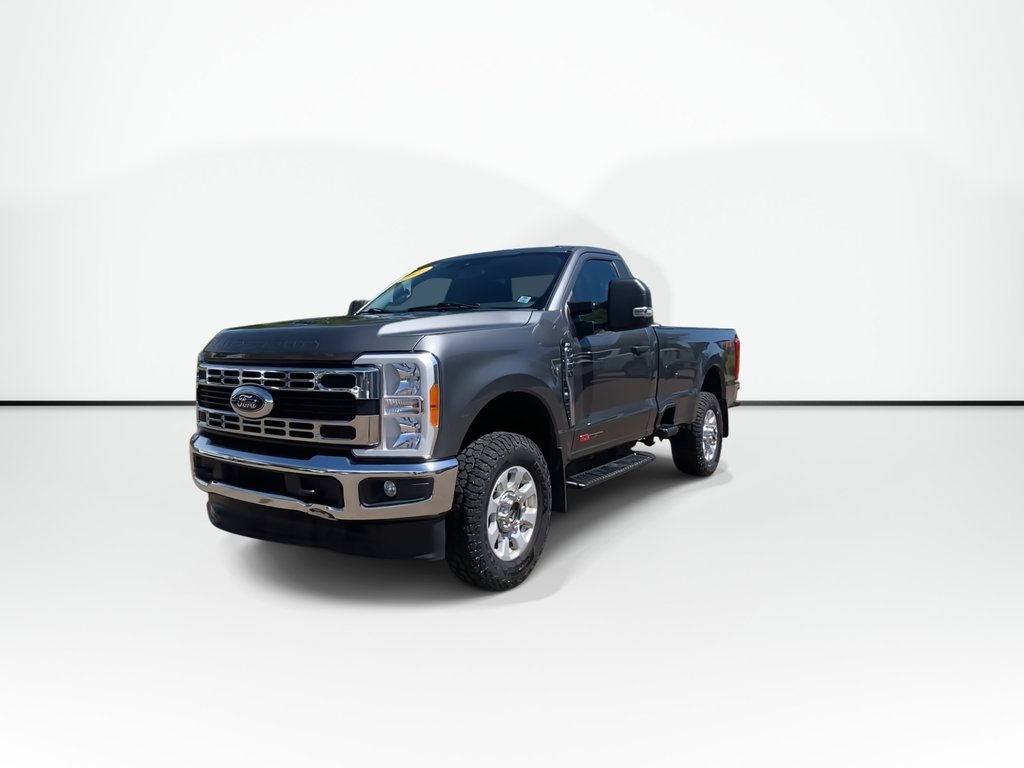 Ford SUPER DUTY F-350 SRW XLT 2023 à Saint John, Nouveau-Brunswick - 4 - w1024h768px