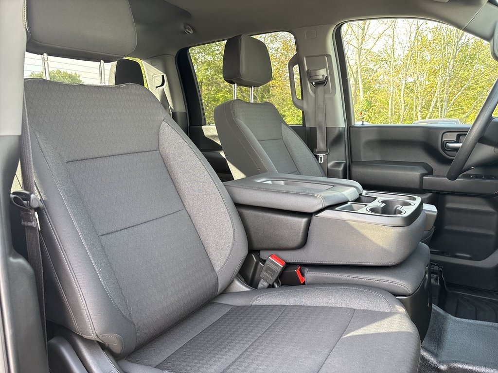 GMC Sierra 3500 HD Pro Crew 4x4 | Cam | USB | Bluetooth | Cruise 2025 à Saint John, Nouveau-Brunswick - 32 - w1024h768px