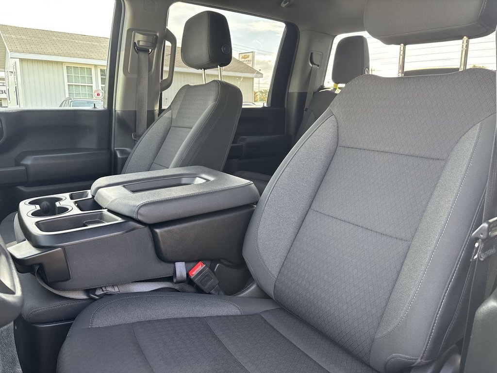 GMC Sierra 3500 HD Pro Crew 4x4 | Cam | USB | Bluetooth | Cruise 2025 à Saint John, Nouveau-Brunswick - 11 - w1024h768px