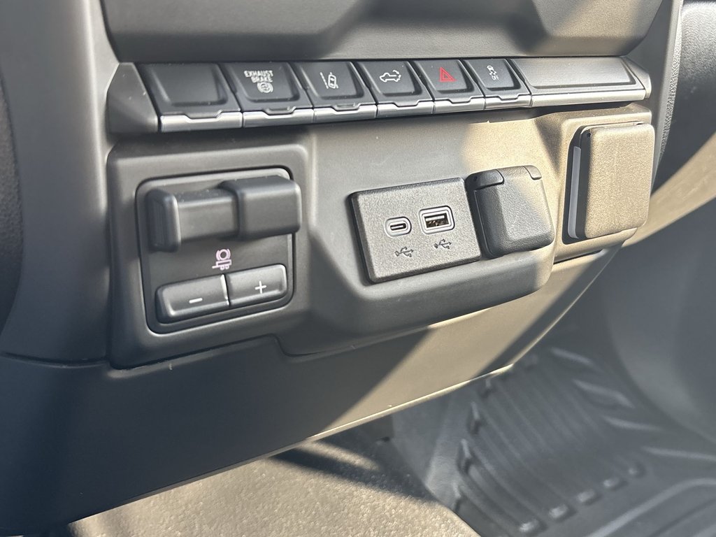 GMC Sierra 3500 HD Pro Crew 4x4 | Cam | USB | Bluetooth | Cruise 2025 à Saint John, Nouveau-Brunswick - 23 - w1024h768px