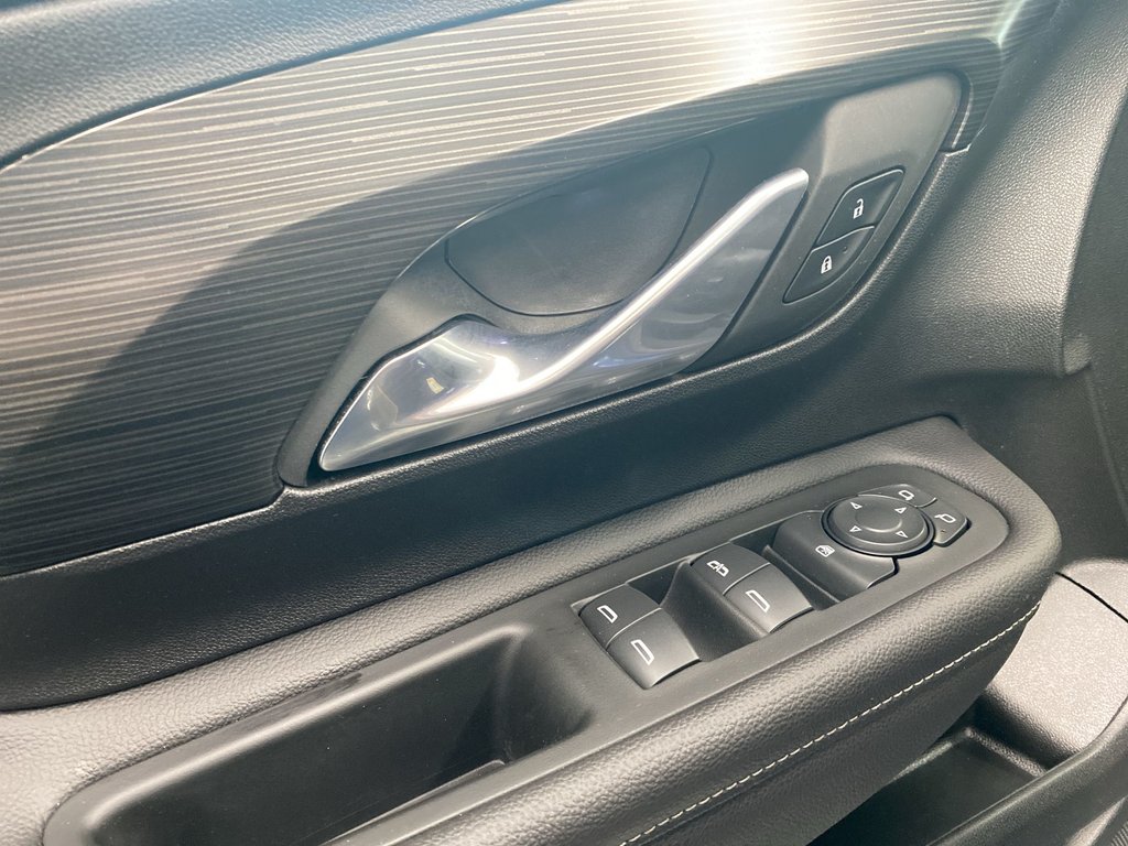 2022 GMC TERRAIN SLE in Saint John, New Brunswick - 13 - w1024h768px