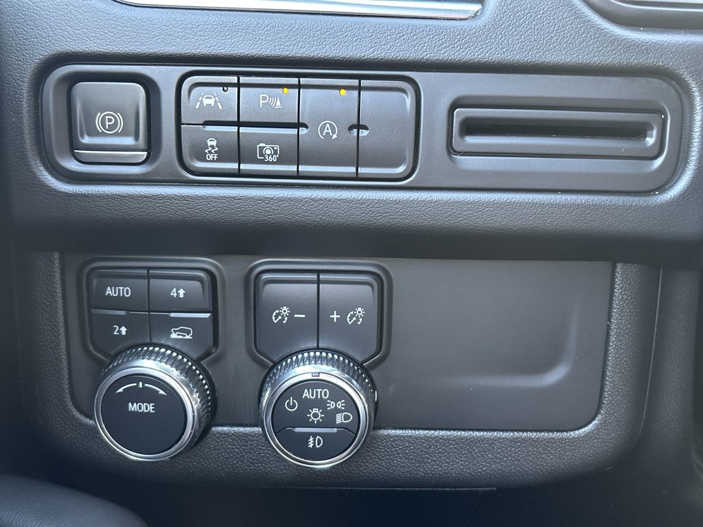 2023 GMC YUKON SLT | Leather | Nav | Htd Wheel | Cam | USB in Saint John, New Brunswick - 19 - w1024h768px