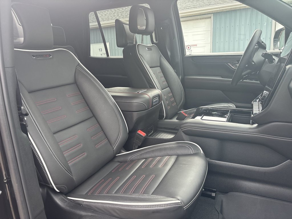 2025 GMC Yukon AT4 Ultimate | Leather | PanoRoof | Nav | Cam in Saint John, New Brunswick - 32 - w1024h768px