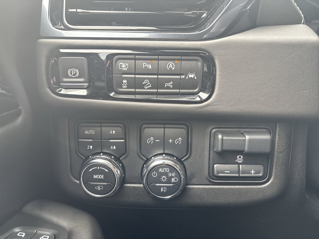 2025 GMC Yukon AT4 Ultimate | Leather | PanoRoof | Nav | Cam in Saint John, New Brunswick - 19 - w1024h768px